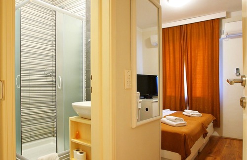 Kumbor Hotel | XANADU