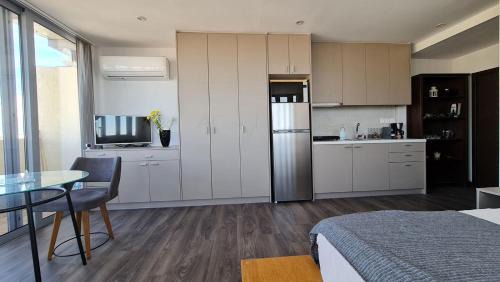 Kallithea Apartment | Xenophon Suite at National Opera SNFCC Park