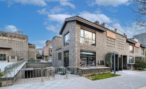 Xincheng Hotel | Xi You Hotel禧又 - near Xi'an City Wall, Daming Palace, with ticket service for featured scenic spots ,Paid Airport shuttle and tour charter services available,Welcome gifts and a cup of freshly ground coffee