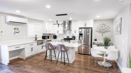 La Presa Apartment | Xlnc Exotic Home Gillespie Drive