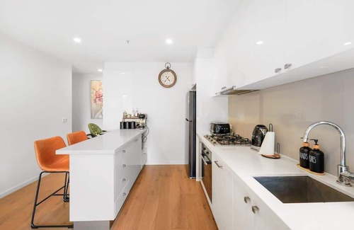 Bentleigh Apartment | XV - Sun Soaked Ultimate Bentleigh Convenience