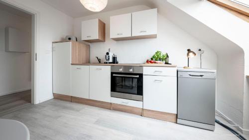 Edingen-Neckarhausen Apartment | XXL Design-Appartement Gardendesign Boxspring 8 Pers Zwischen Heidelberg und Mannheim