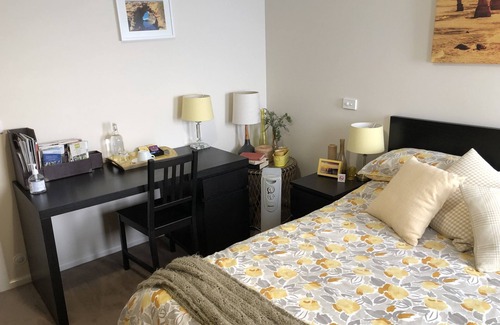 Glen Waverley Bed & Breakfast | (Y) 5-Star Room+Bathroom - Single/Couple/Business