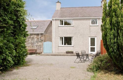 Llangefni House | Y Bwthyn