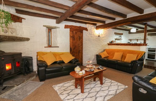 Llanybydder Cottage | Y Cartws