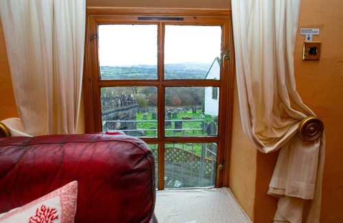 Llanybydder Cottage | Y Cartws, Lampeter - Two Bedroom Cottage, Sleeps 4