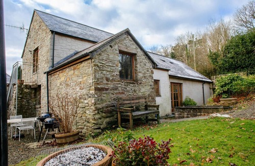 Llanybydder Cottage | Y Cartws, Lampeter - Two Bedroom Cottage, Sleeps 4