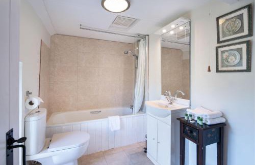 Tan-y-groes Apartment | Y Ffermdy Farmhouse