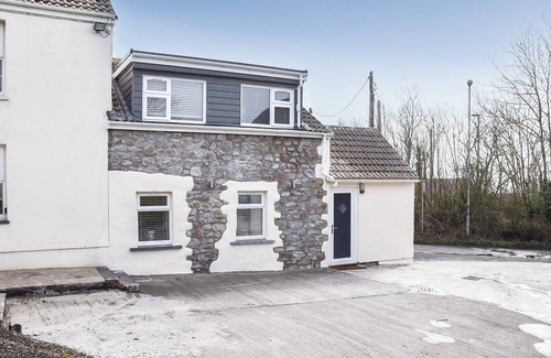 Kidwelly Cottage | Y Parlwr is a perfect, pet-friendly pad.