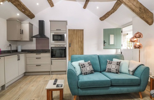Dyffryn Ardudwy Cottage | Y STABL, pet friendly, character holiday cottage in Dyffryn Ardudwy