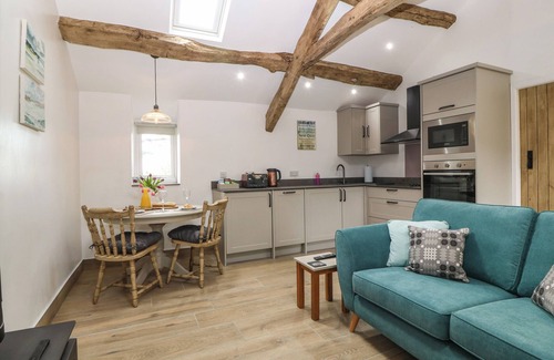 Dyffryn Ardudwy Cottage | Y STABL, pet friendly, character holiday cottage in Dyffryn Ardudwy