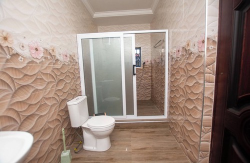 Ejisu House | Yaa Asantewaa Inn