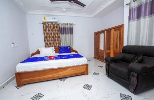 Ejisu House | Yaa Asantewaa Inn