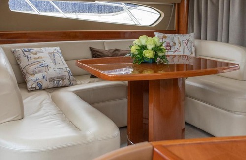 Gondomar Boat Rental | Yacht Douro