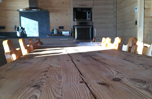 Montgellafrey Ski Chalet | YAKUSH CHALET NEAR CENTER 12 PEOPLE