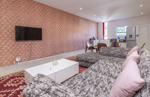 Constantia Apartment | Yalwa House – 2BR Suite, Pool & Tennis Court