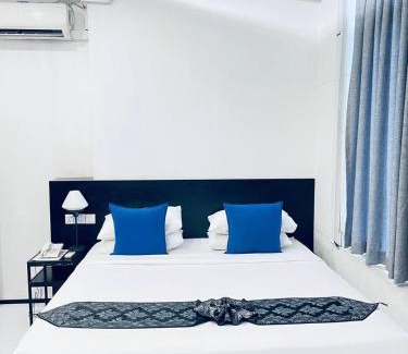 Botahtaung Hostel | YAMA HOTEL & ROOFTOP BAR