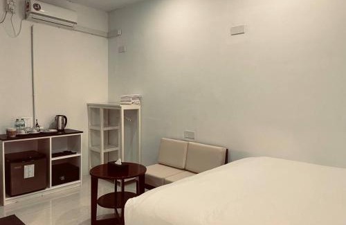 Botahtaung Hostel | YAMA HOTEL & ROOFTOP BAR