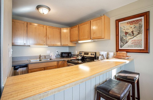 Steamboat Springs Condo | Yampa View Retreat | 2BR Condo with Panoramic Mountain Views and Hot Tub Access!