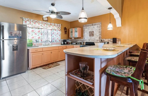 Albion Villa | YanceyLargo-6BR Two-Story Estate w/Mountain Views by RedAwning