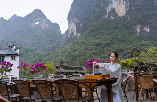 Ten Mile Gallery House | Yangshuo Village Inn Boutique Hotel , Moon Hill three nights in a row