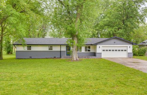 Lamar House | Yard with Patio Family-Friendly Home in Lamar!