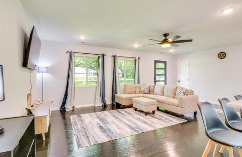 Lamar House | Yard with Patio Family-Friendly Home in Lamar!