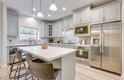 Greater Fondren Southwest Condo | Yard & Workspaces: Luxe Duplex Unit in Houston
