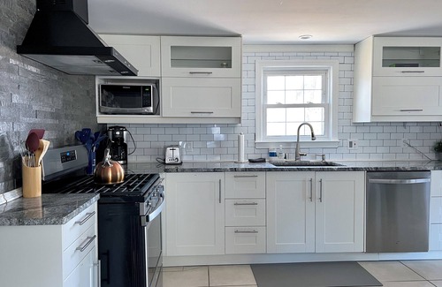 West Yarmouth House | Yarmouth Cottage - Outdoor Shower + Firepit