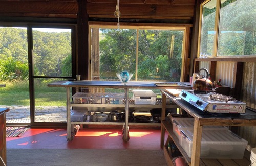 Stuarts Point House | Yarrahapinni Off Grid nSpacious & cosy.nClose to Beach & National Park