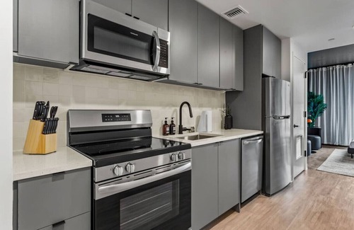 Historic Ybor Apartment | Ybor 2BD Haven | Free Parking | Close to DT!