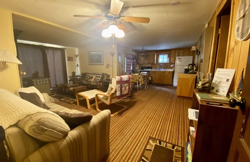 St. Helen Cabin | Year round cozy cabin on Trout haven Pond, close to trails & Lake St. Helen