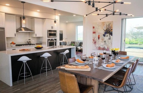Kenwood Villa | Year-Round Heated Pool | Hot Tub | Fire Pit | Huge Lawn | Vineyard Views