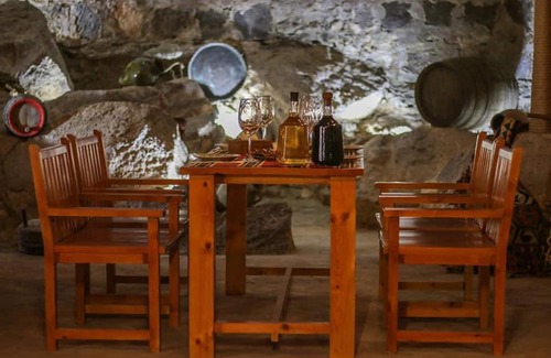 Oshakan House | Yeganyans Guest House and Wine Yard