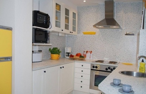 Overath Apartment | Yellow apartment - Casa Christallina