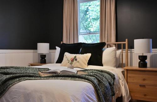 Cabbagetown Apartment | Yellow Brick Road