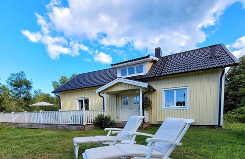 Troxhult Villa | YELLOW COUNTRY HOUSE IN WONDERFUL SMÅLAND