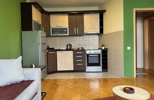 Pristina Apartment | Yellow Moon Hostel&Apartment