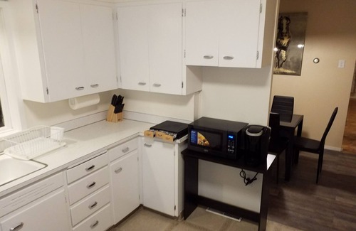 Santa Rita House | YELLOW PINE HOUSE, 3 BEDROOM KING-QUEEN
