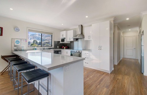 Little River Cottage | YellowBox Accessible Cottage Tumut