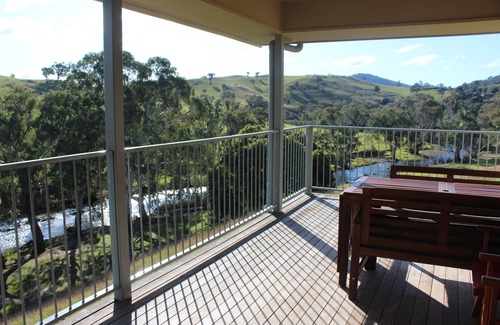 Little River Cottage | YellowBox Accessible Cottage Tumut