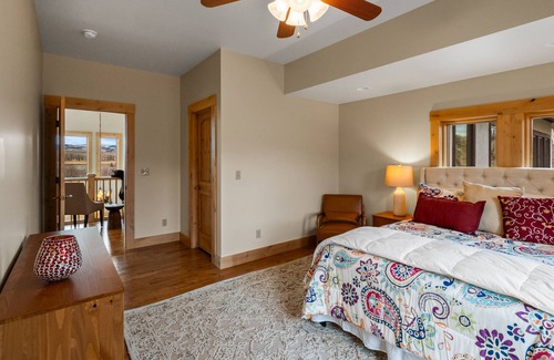 Livingston House | Yellowstone Manor:Livingston