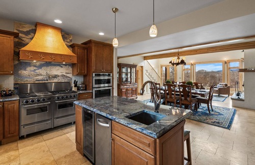 Livingston House | Yellowstone Manor:Livingston