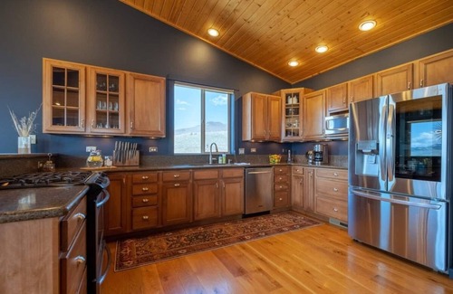 Emigrant House | Yellowstone Sky House