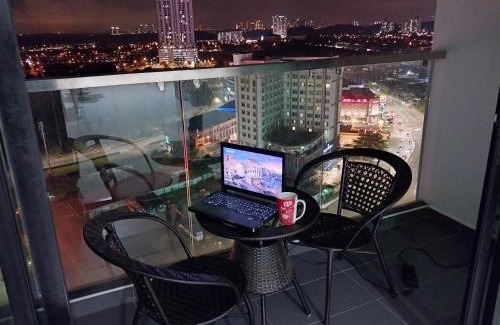 Bukit Indah Hotel | Yemala Suites at Skyloft - Johor