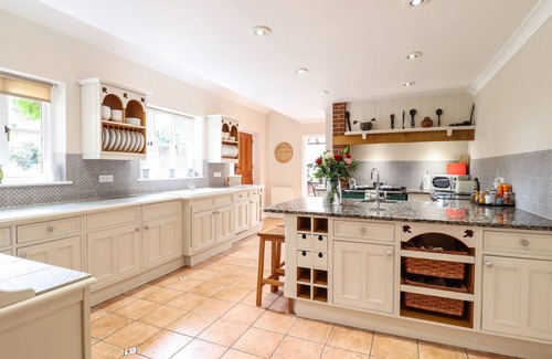 Charlton-on-Otmoor House | YEW TREE FARM, pet friendly, character holiday cottage in Brill