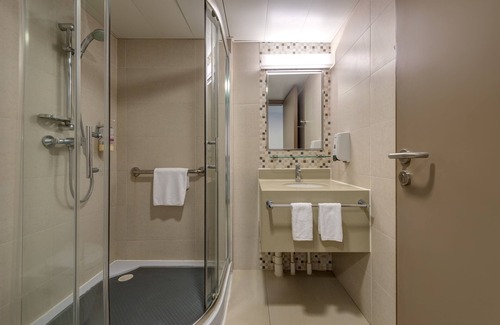 Cheung Sha Wan Hostel | YHA Mei Ho House Youth Hostel