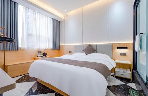 Jeifangbei Central Business District Hotel | Yijia Hotel -Jiefangbei Hongya Cave