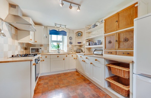 Garndolbenmaen House | Ynys Pandy - Four Bedroom House, Sleeps 8