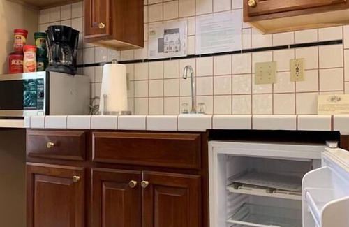 Yosemite West Apartment | YoBee! Heart of Yosemite. Cozy View Studio. Reservations + Free Breakfast ~U3